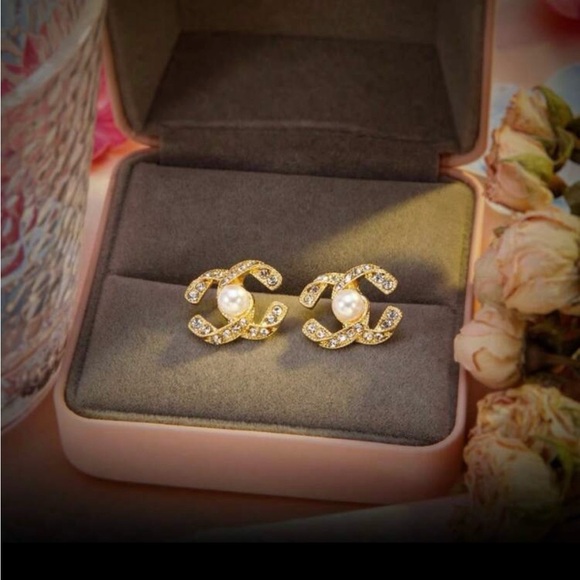 Fashion Jewelry Jewelry - Fashion Jewelry Gold Pearl Accent Earrings❤️
